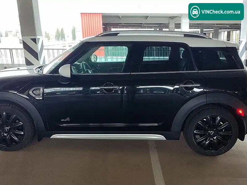 MINI Countryman 2017, фото з оголошення 2 з 12, VIN WMZYT5C37J3E61115