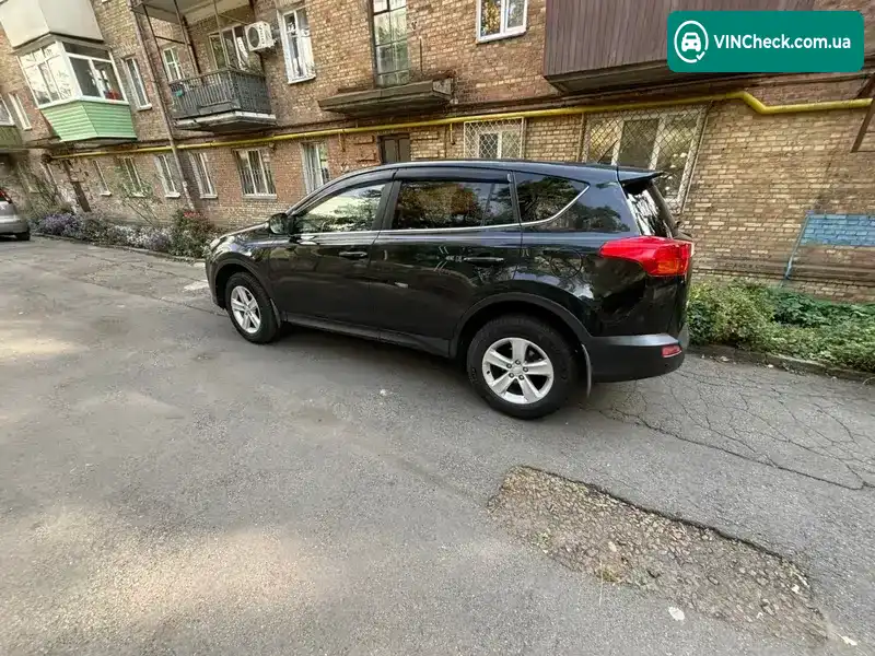 Toyota RAV4 2013, фото з оголошення 1 з 15, VIN JTMDAREV50D031230