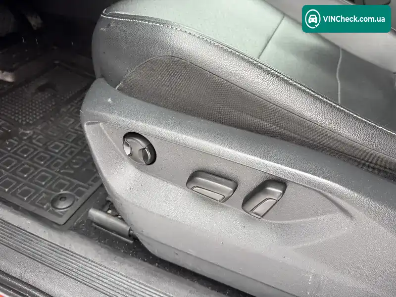 Volkswagen Tiguan 2019, фото з оголошення 2 з 21, VIN 3VV2B7AX3KM121985