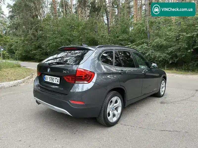 BMW X1 2013, фото з оголошення 2 з 12, VIN WBAVM1C57DVW45970