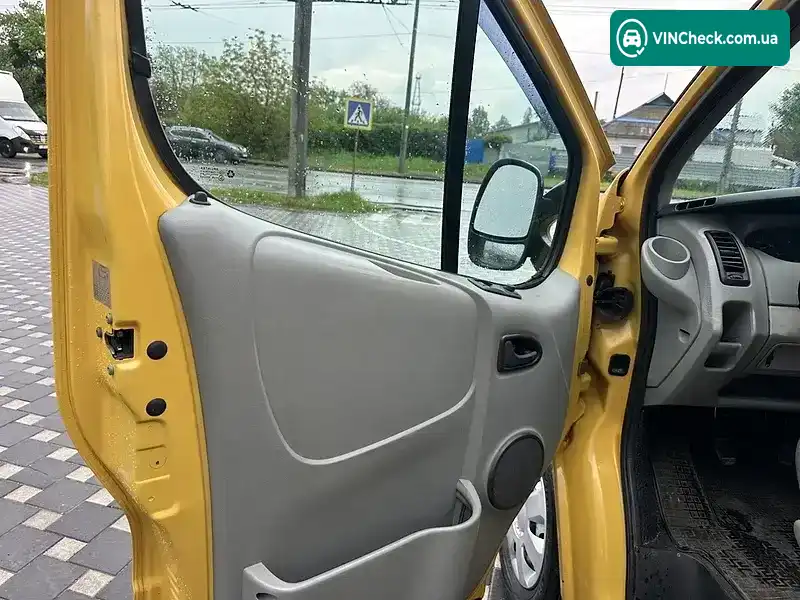 Renault Trafic 2005, фото з оголошення 2 з 15, VIN VF1FLBDB65Y082754
