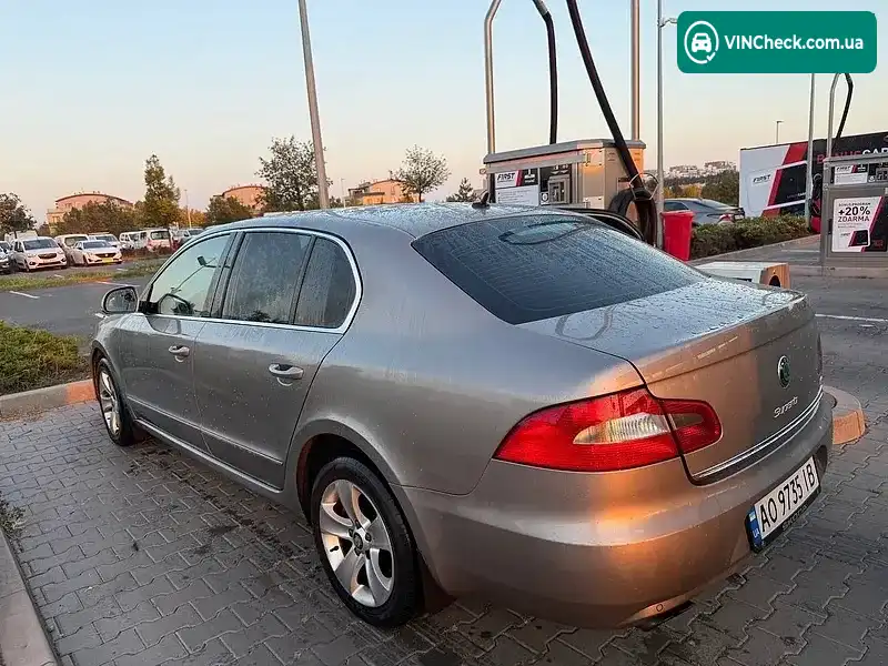 Skoda Superb 2010, фото з оголошення 1 з 4, VIN TMBAE73T3A9037917