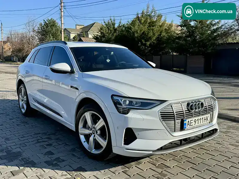 Audi e-tron 2019, фото з оголошення 1 з 16, VIN WAUZZZGE6KB004769