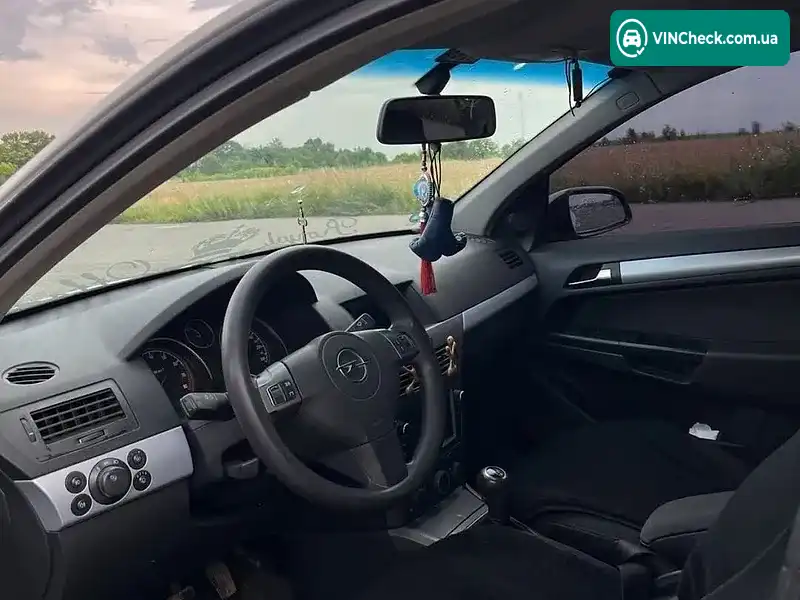 Opel Astra 2005, фото з оголошення 2 з 8, VIN W0L0AHL3552239311