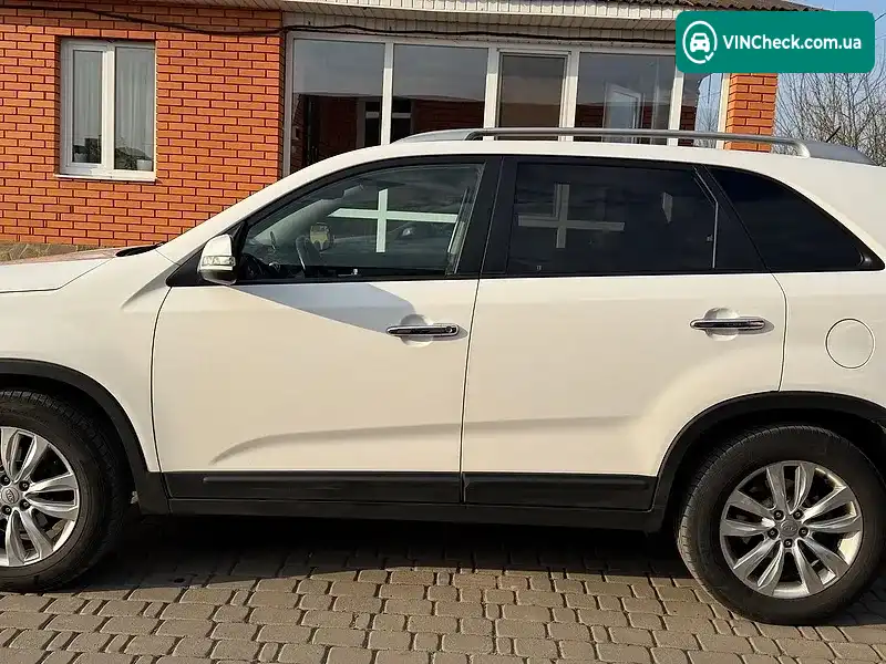 Kia Sorento 2010, фото з оголошення 2 з 18, VIN KNAKU814BA5075100