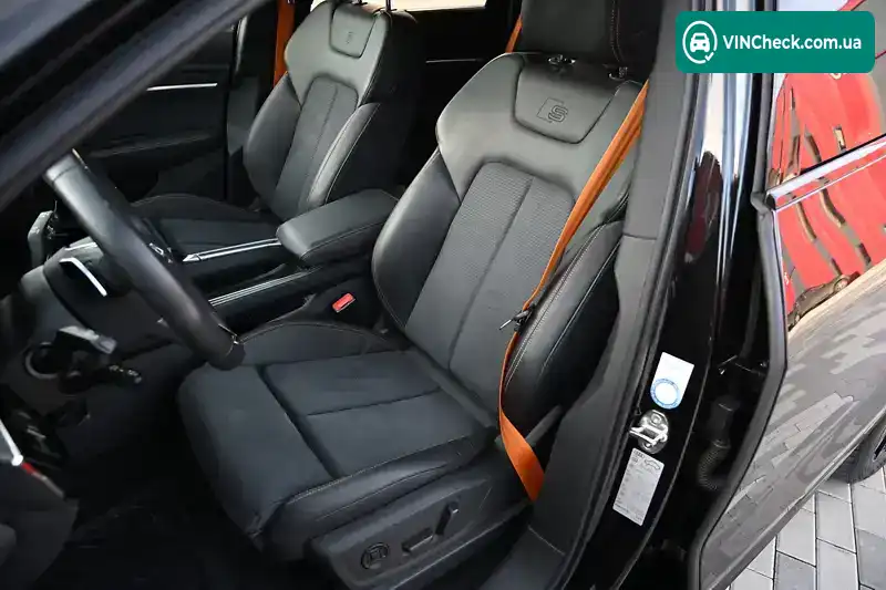 Audi e-tron 2022, фото з оголошення 2 з 21, VIN WAUZZZGE6NB018529