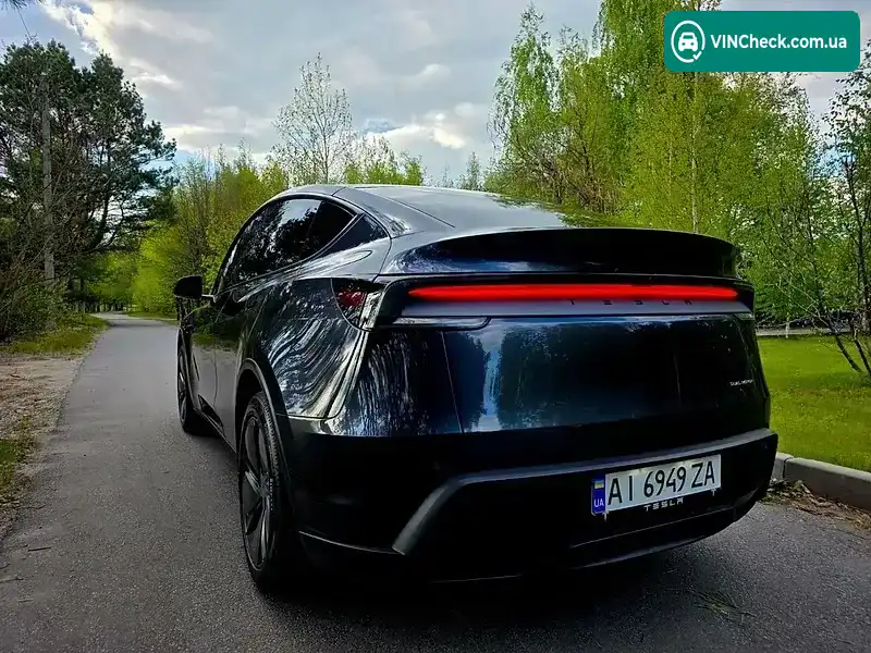 Tesla Model Y 2025, фото з оголошення 2 з 21, VIN 7SAYGDEE4TA389161