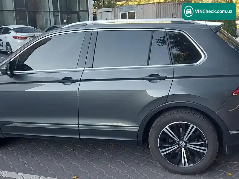 Volkswagen Tiguan 2017, фото з оголошення 1 з 20, VIN WVGZZZ5NZJW360421