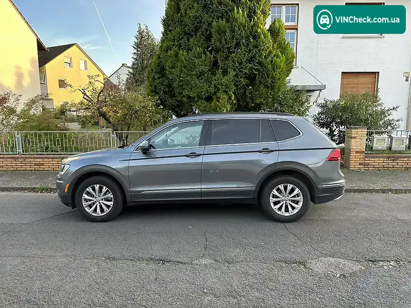 Volkswagen Tiguan 2018, фото з оголошення 1 з 11, VIN 3VV3B7AX0JM043040
