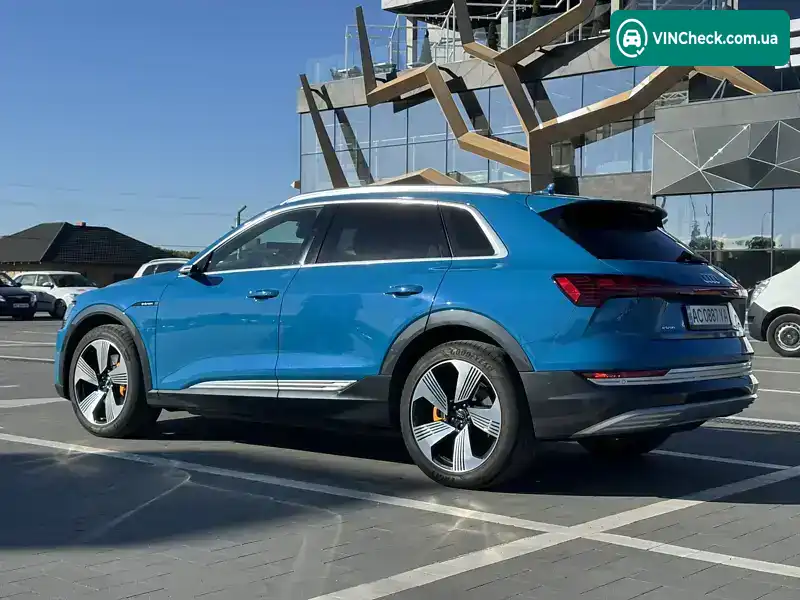 Audi e-tron 2019, фото з оголошення 2 з 21, VIN WAUZZZGE0KB003861