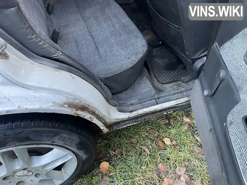 Mazda 323 1988, фото з оголошення 2 з 19, VIN JMZBW129200404902