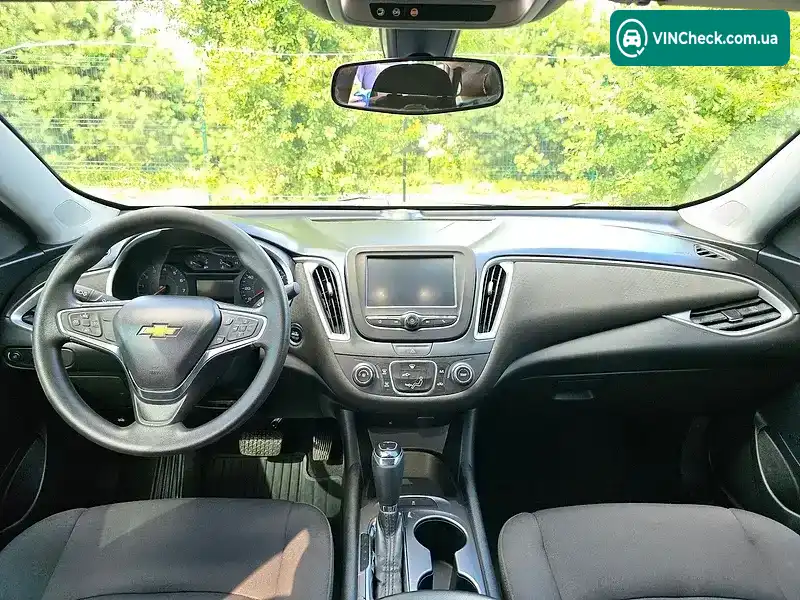 Chevrolet Malibu 2018, фото з оголошення 2 з 20, VIN 1G1ZB5ST9JF201764