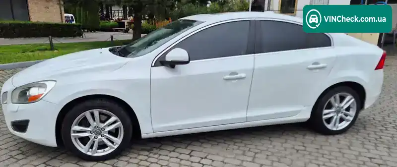 Volvo S60 2012, фото з оголошення 2 з 21, VIN YV1612FSXD2182774