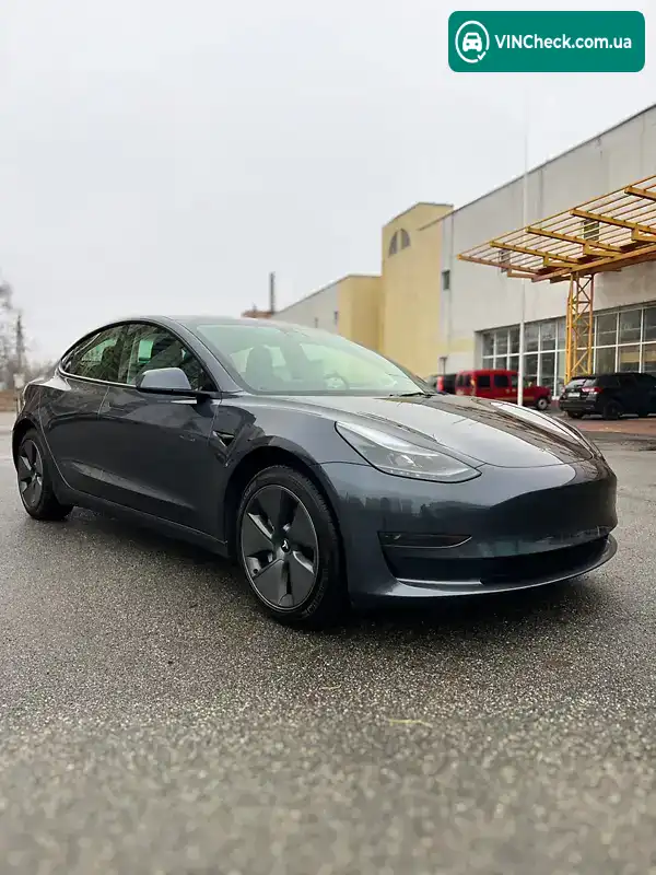 Tesla Model 3 2023, фото з оголошення 2 з 12, VIN 5YJ3E1EA5PF709170