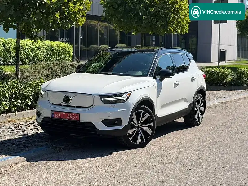 Volvo XC40 2022, фото з оголошення 1 з 20, VIN YV4ED3UBXN2745502