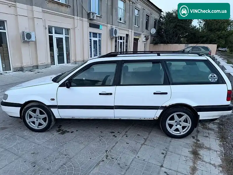 Volkswagen Passat 1994, фото з оголошення 2 з 13, VIN WVWZZZ3AZSE100513