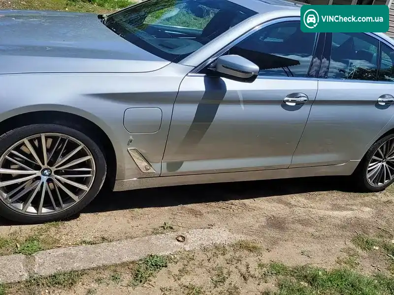 BMW 5 Series 2018, фото з оголошення 2 з 16, VIN WBAJB1C58JG624002