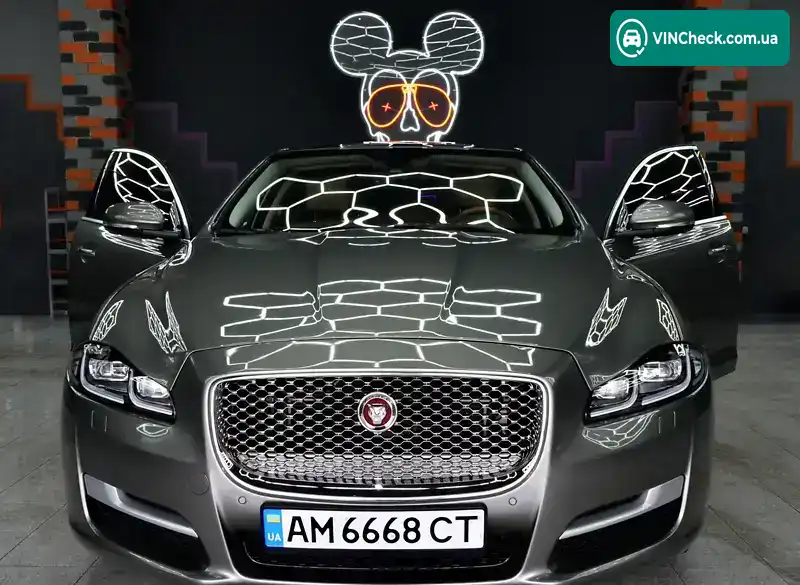 Jaguar XJ 2017, фото з оголошення 1 з 14, VIN SAJWJ1CD3H8W09156