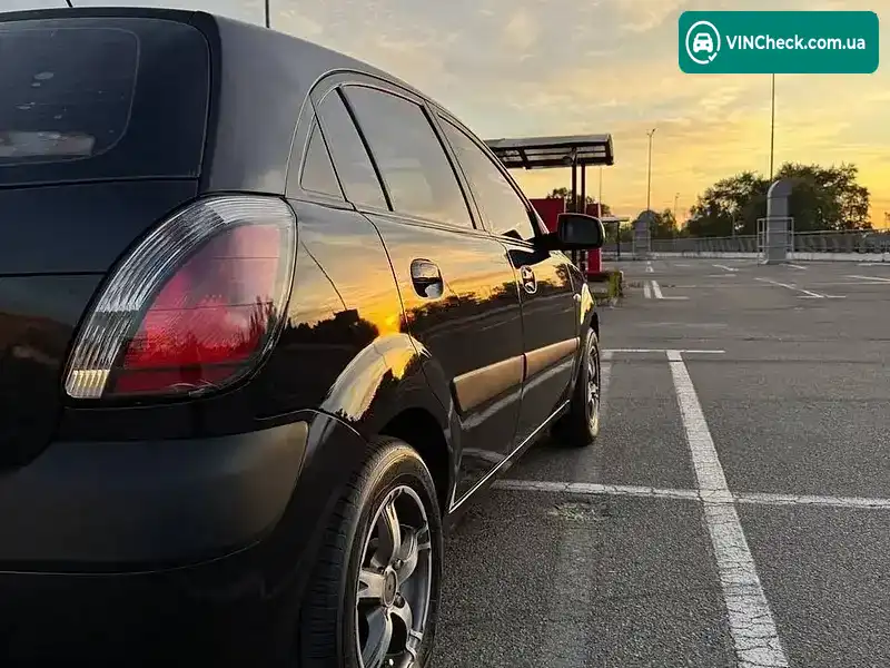 Kia Rio 2005, фото з оголошення 1 з 21, VIN KNEDE241266053142