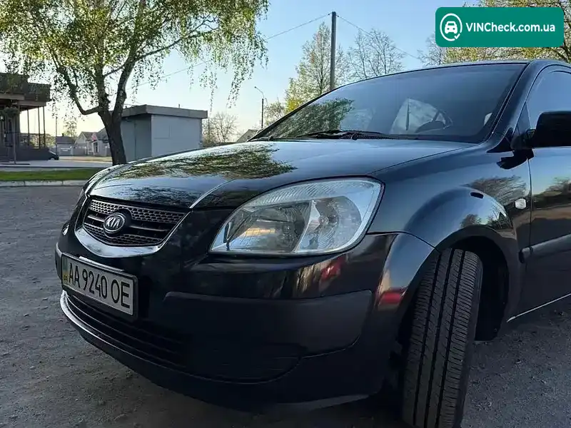 Kia Rio 2005, фото з оголошення 2 з 21, VIN KNEDE241266053142