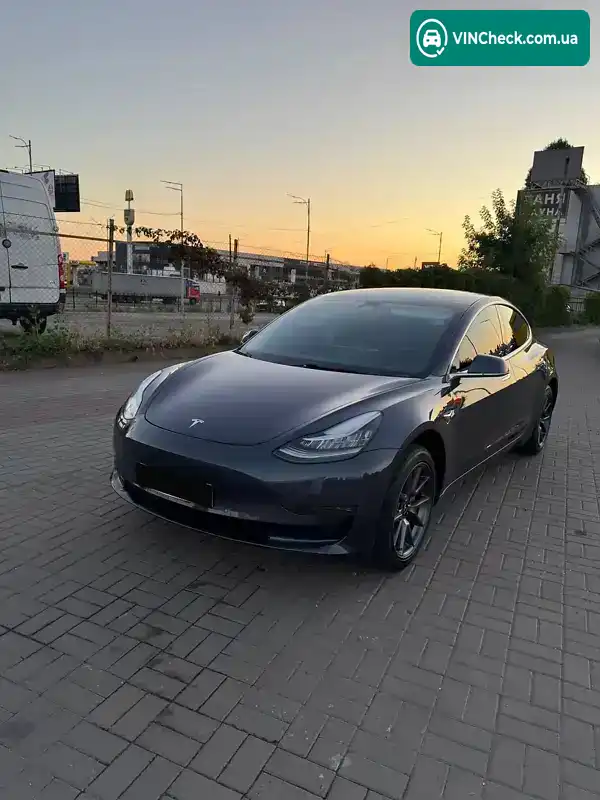 Tesla Model 3 2019, фото з оголошення 1 з 9, VIN 5YJ3E1EA5KF416233