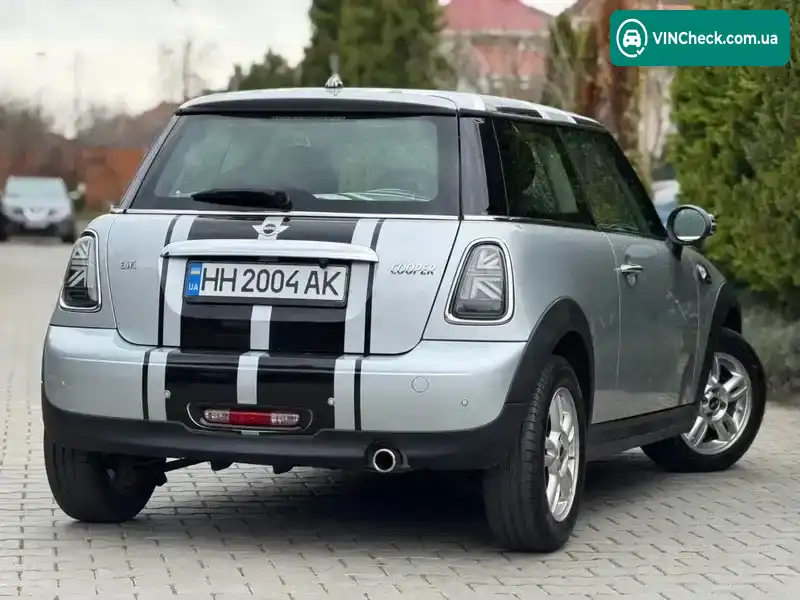 MINI Hatch 2010, фото з оголошення 2 з 20, VIN WMWSU31010T018953