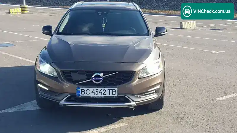 Volvo V60 2015, фото з оголошення 2 з 20, VIN YV4612HK9G1012545