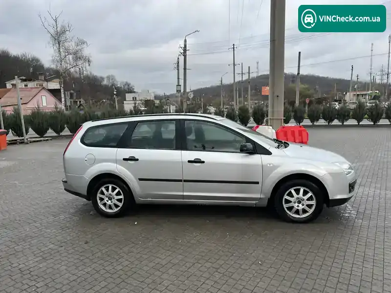 Ford Focus 2004, фото з оголошення 2 з 14, VIN WF0WXXGCDW4T72004