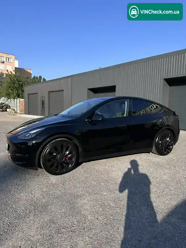 Tesla Model Y 2023, фото з оголошення 2 з 16, VIN 7SAYGDEF6PF863399