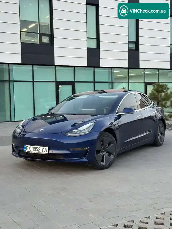 Tesla Model 3 2018, фото з оголошення 1 з 12, VIN 5YJ3E1EA5JF015666