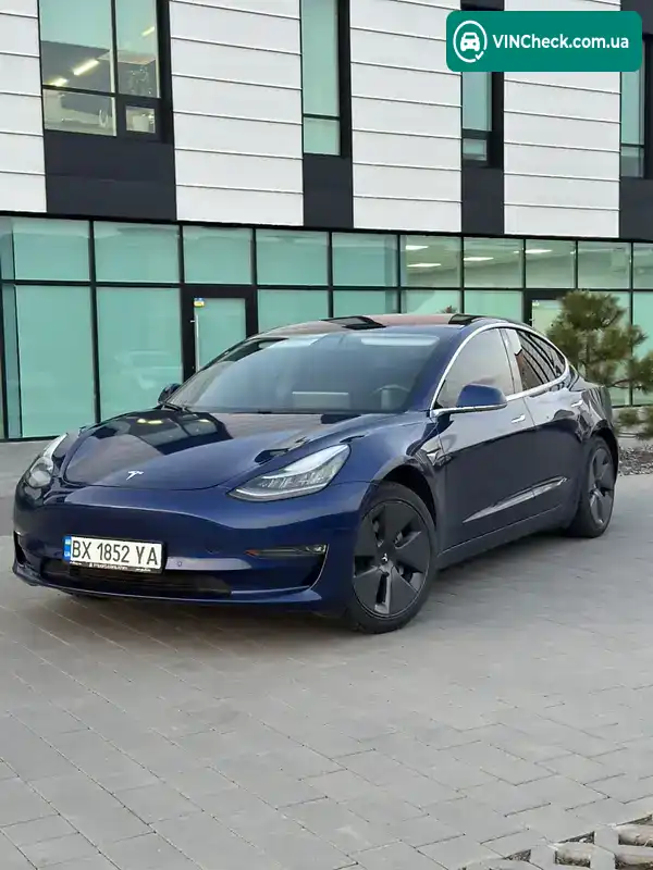 Tesla Model 3 2018, фото з оголошення 2 з 12, VIN 5YJ3E1EA5JF015666