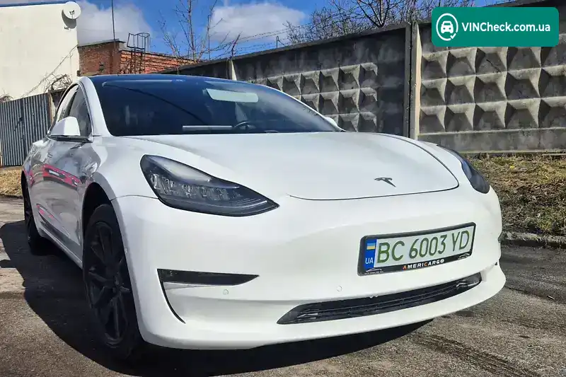 Tesla Model 3 2018, фото з оголошення 2 з 11, VIN 5YJ3E1EA5JF035285