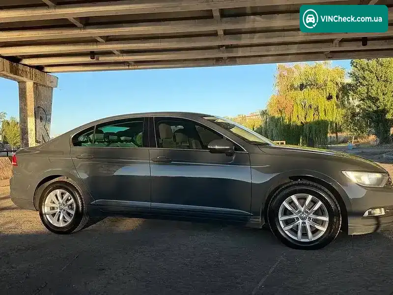 Volkswagen Passat 2019, фото з оголошення 2 з 14, VIN WVWZZZ3CZKE056247