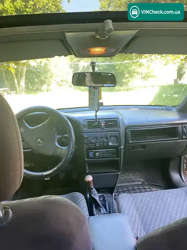 Opel Vectra 1992, фото з оголошення 2 з 7, VIN W0L000087N5027113