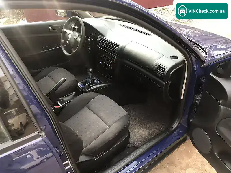 Volkswagen Passat 1999, фото з оголошення 1 з 20, VIN WVWZZZ3BZXE444990