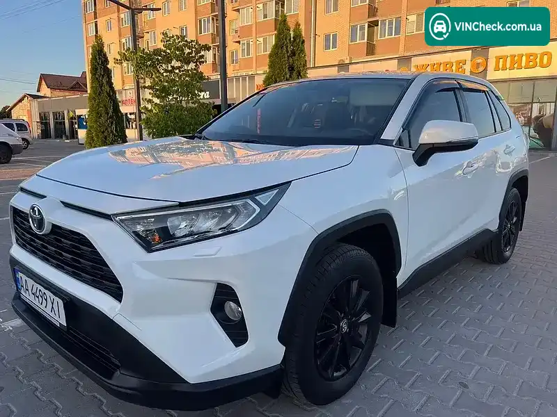 Toyota RAV4 2018, фото з оголошення 1 з 20, VIN JTMZ43FV50D002139