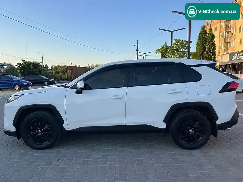 Toyota RAV4 2018, фото з оголошення 2 з 20, VIN JTMZ43FV50D002139