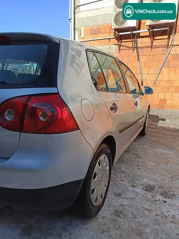 Volkswagen Golf 2004, фото з оголошення 2 з 7, VIN WVWZZZ1KZ5B061278