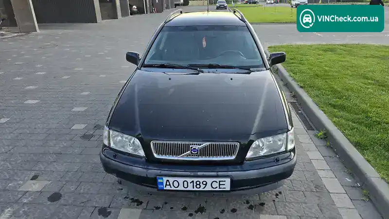 Volvo V40 1999, фото з оголошення 1 з 9, VIN YV1VW2522YF485736