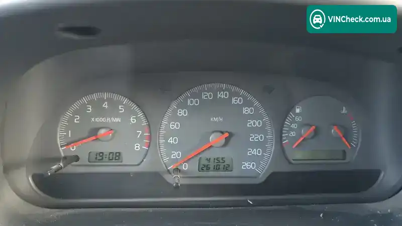 Volvo V40 1999, фото з оголошення 2 з 9, VIN YV1VW2522YF485736