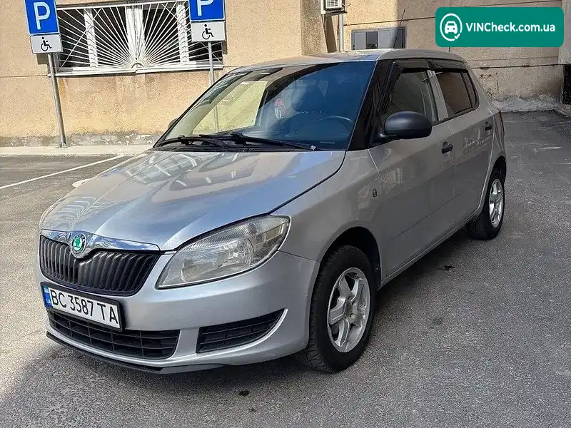 Skoda Fabia 2010, фото з оголошення 2 з 14, VIN TMBEH15J5BB501608