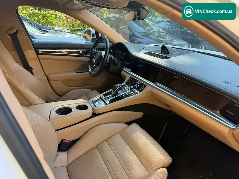 Porsche Panamera 2018, фото з оголошення 2 з 10, VIN WP0AA7A71JL100679