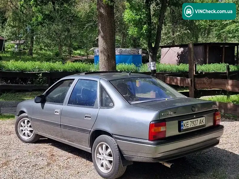 Opel Vectra 1991, фото з оголошення 2 з 19, VIN W0L000087M5296931