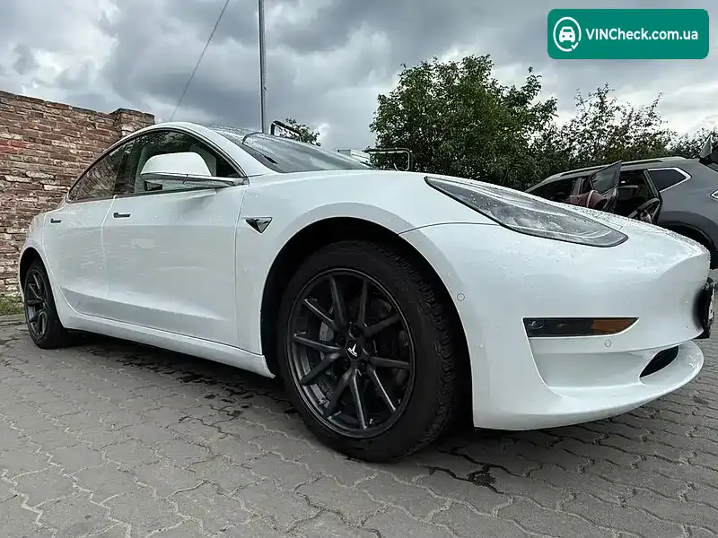 Tesla Model 3 2018, фото з оголошення 1 з 18, VIN 5YJ3E1EB2JF074943