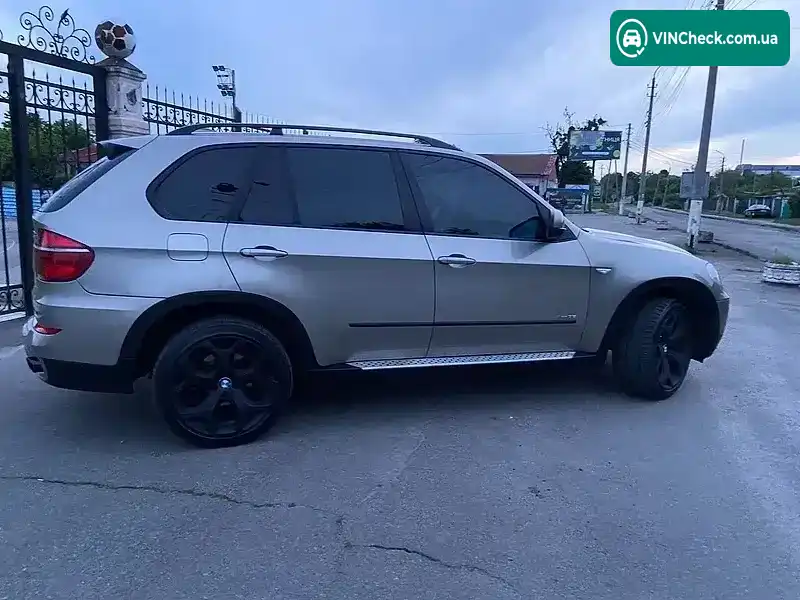 BMW X5 2010, фото з оголошення 2 з 10, VIN 5UXZV4C53BL415269