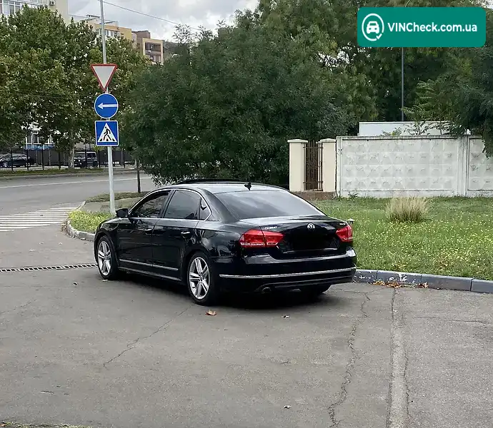 Volkswagen Passat 2014, фото з оголошення 1 з 20, VIN 1VWBT7A34FC013081