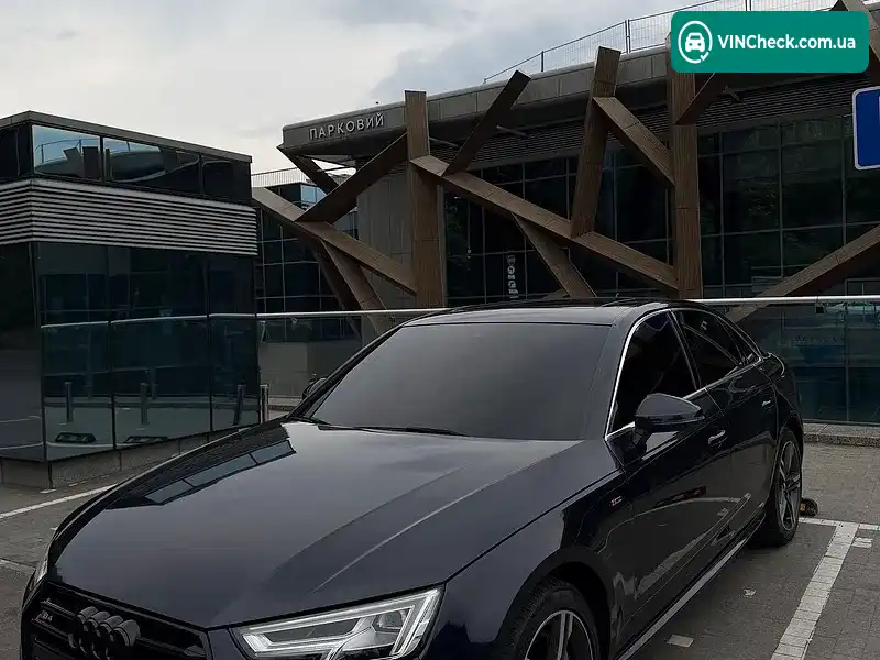 Audi A4 2018, фото з оголошення 2 з 20, VIN WAUENAF46JA130686