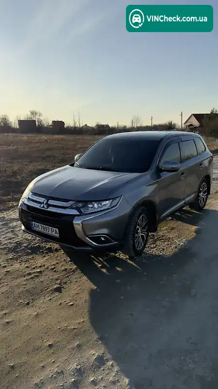 Mitsubishi Outlander 2018, фото з оголошення 1 з 18, VIN JA4AD3A31JJ004020