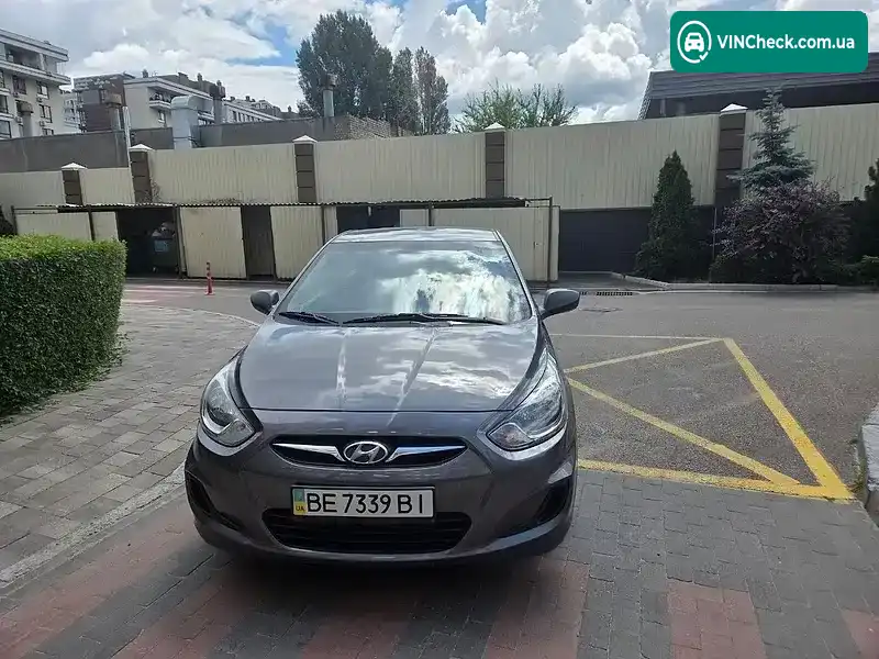 Hyundai Accent 2013, фото з оголошення 2 з 7, VIN Z94CT51CBDR090164