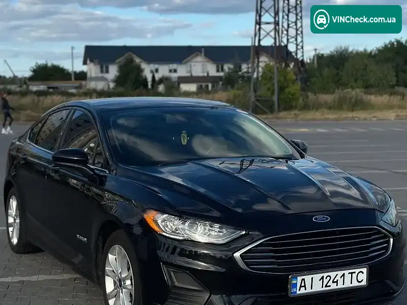 Ford Fusion 2019, фото з оголошення 2 з 20, VIN 3FA6P0LU1KR261795
